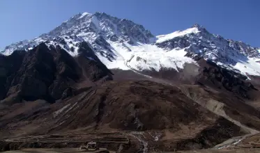 Pisang Peak Trek